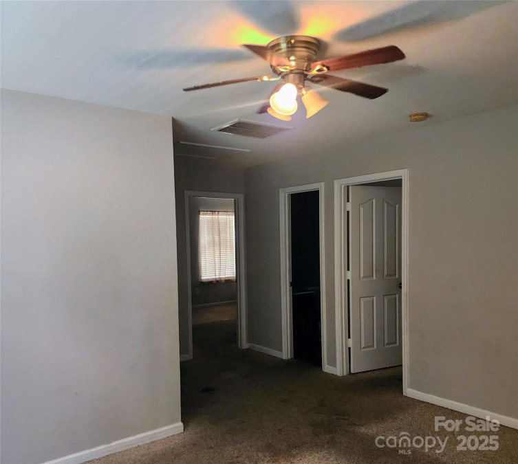 616 Mountain Quail Dr Charlotte, NC 28216