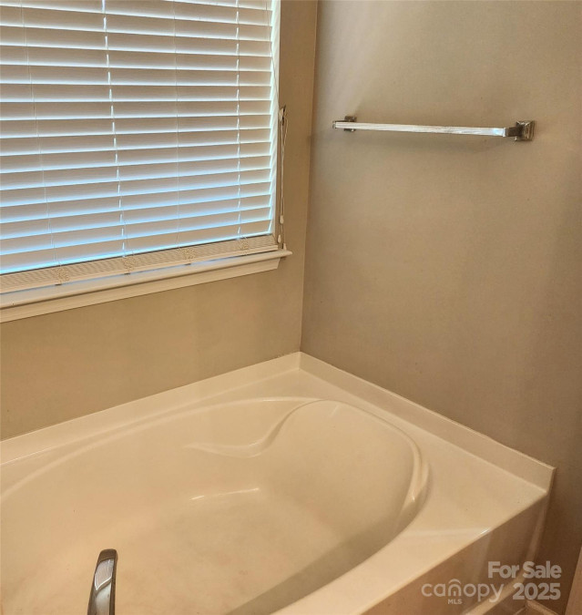 616 Mountain Quail Dr Charlotte, NC 28216
