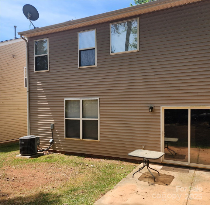 616 Mountain Quail Dr Charlotte, NC 28216