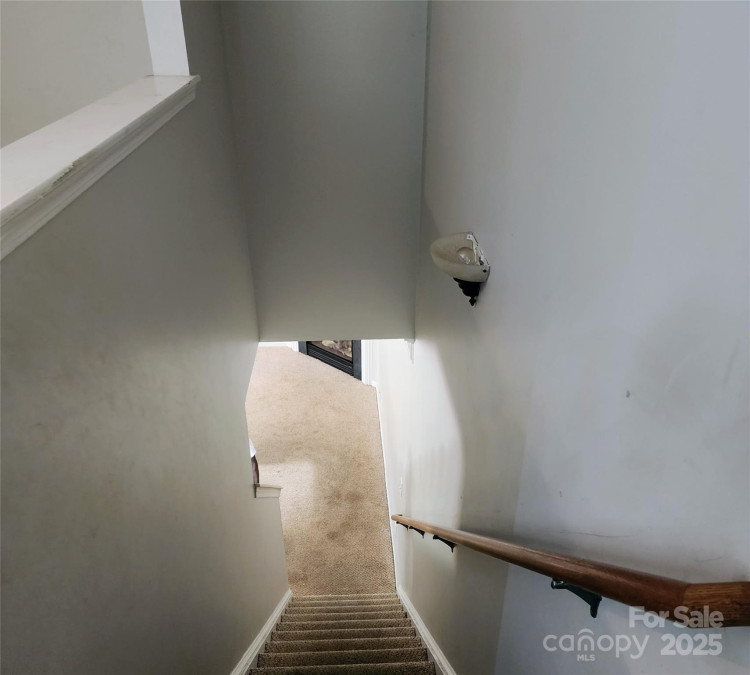 616 Mountain Quail Dr Charlotte, NC 28216