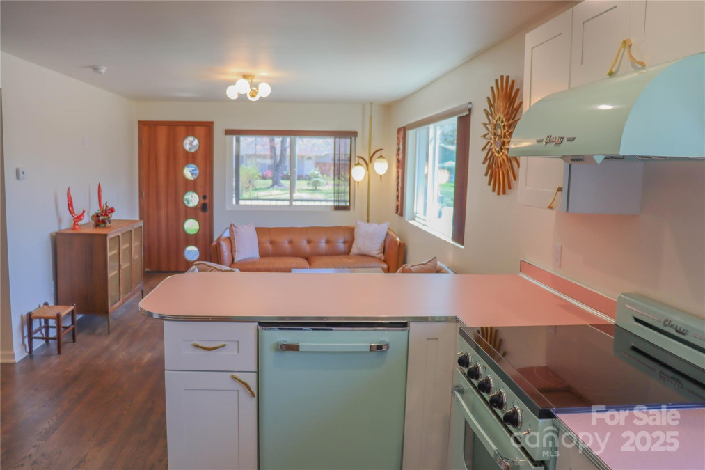 219 Flat Creek Rd Black Mountain, NC 28711