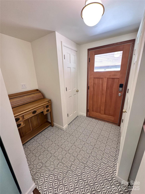 219 Flat Creek Rd Black Mountain, NC 28711