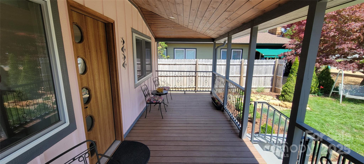 219 Flat Creek Rd Black Mountain, NC 28711