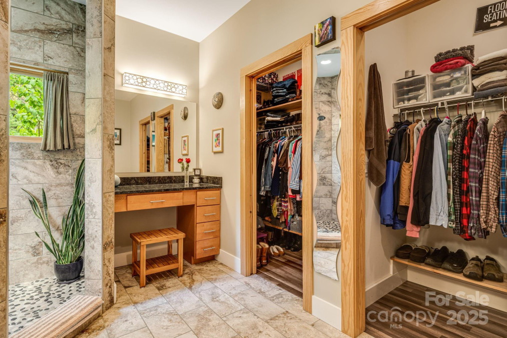 256 Morgan Cove Rd Candler, NC 28715