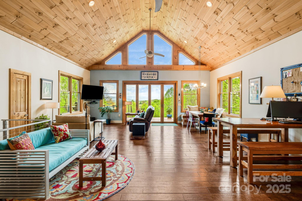 256 Morgan Cove Rd Candler, NC 28715