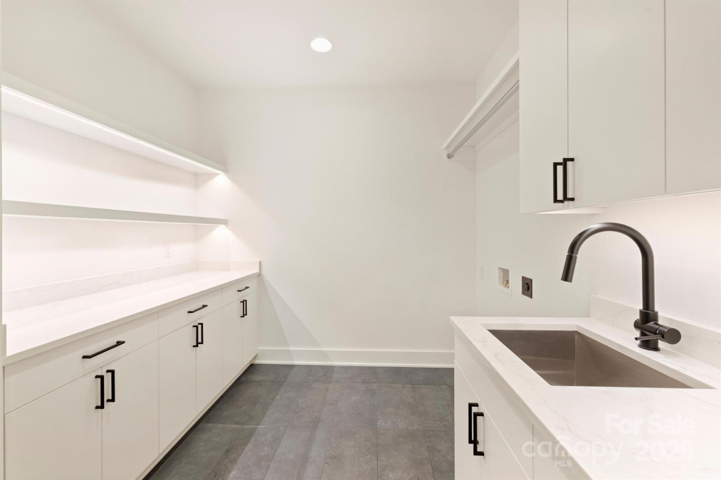 3473 Willow Oak Rd Charlotte, NC 28209