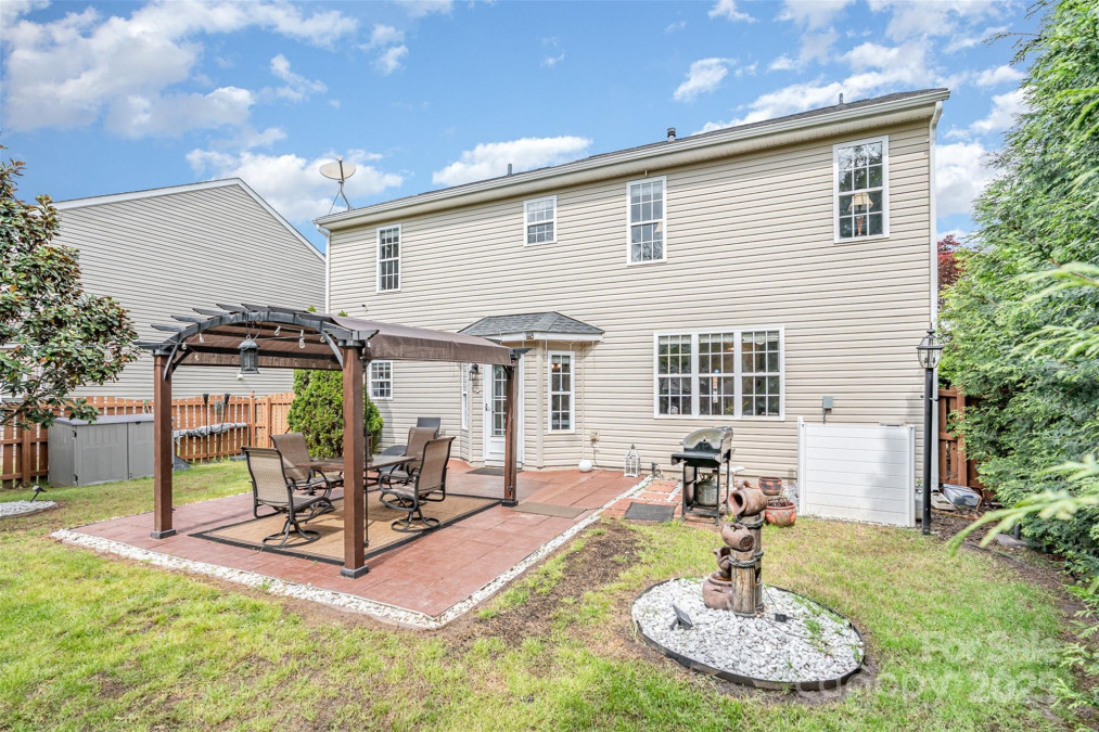 9803 Forest Run Ln Charlotte, NC 28277