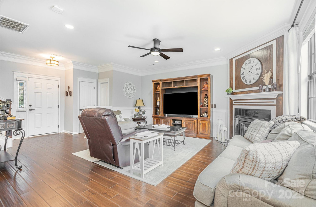 9803 Forest Run Ln Charlotte, NC 28277
