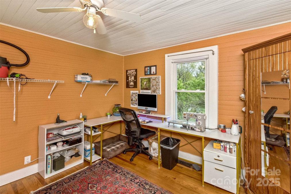 27 Townview Dr Asheville, NC 28806