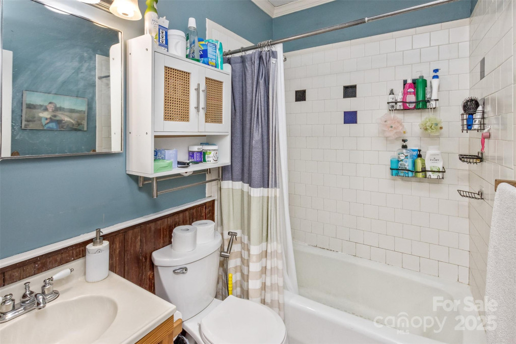 27 Townview Dr Asheville, NC 28806