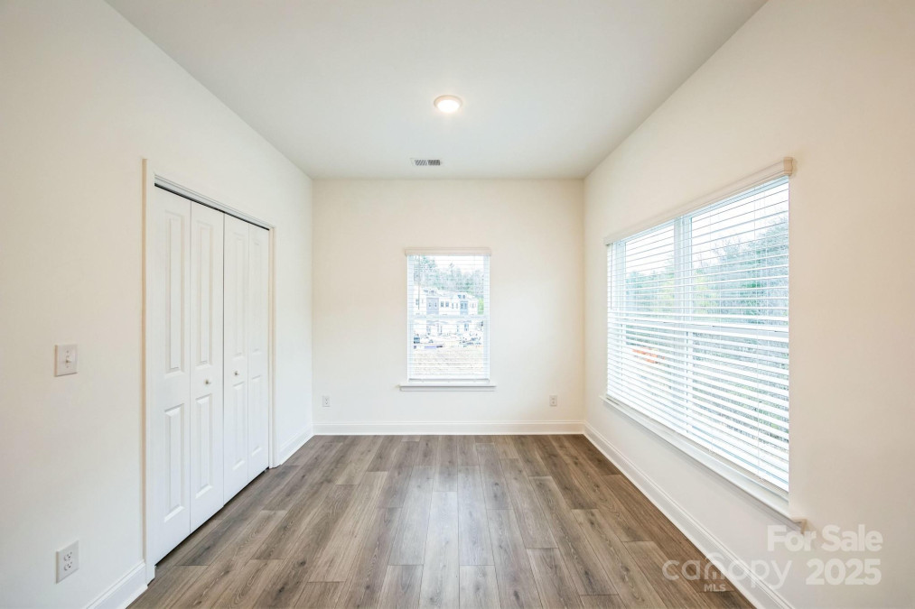 81 Walnut Springs Dr Asheville, NC 28804