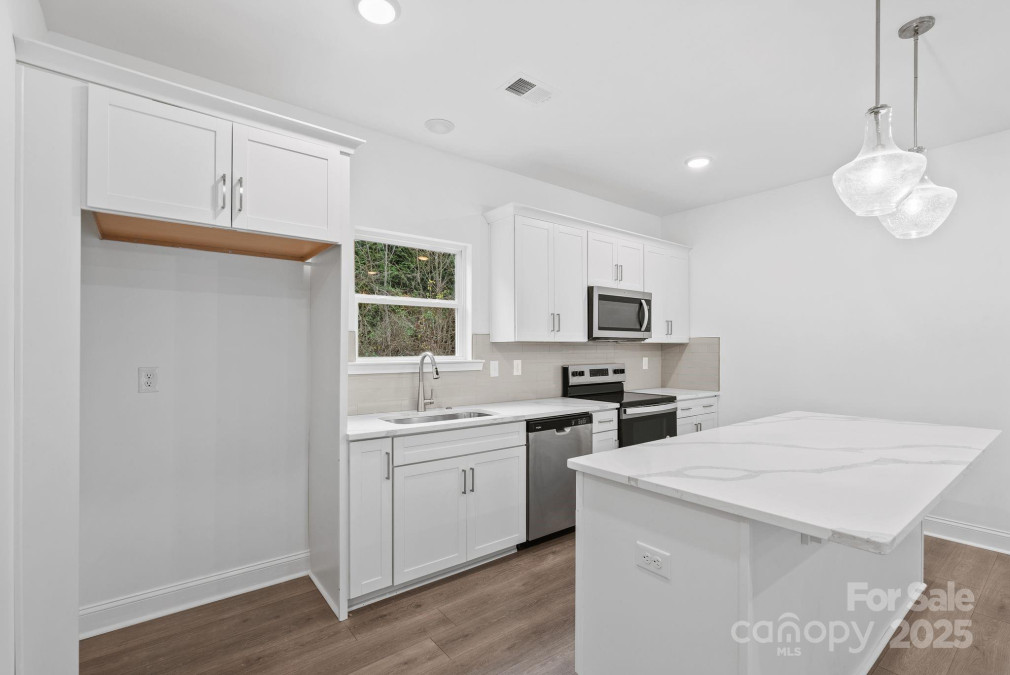 184 Cherry Springs Ln Asheville, NC 28804