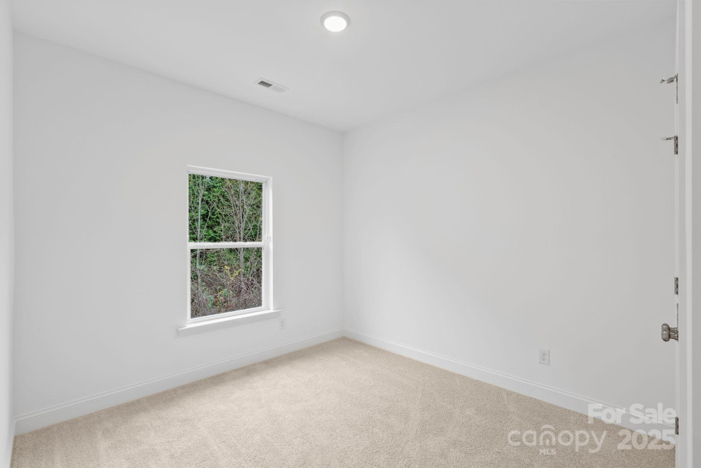 184 Cherry Springs Ln Asheville, NC 28804