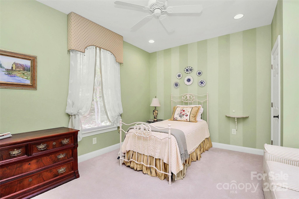 729 Lochaven Rd Waxhaw, NC 28173