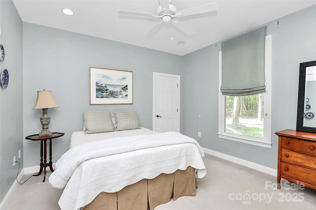 729 Lochaven Rd Waxhaw, NC 28173