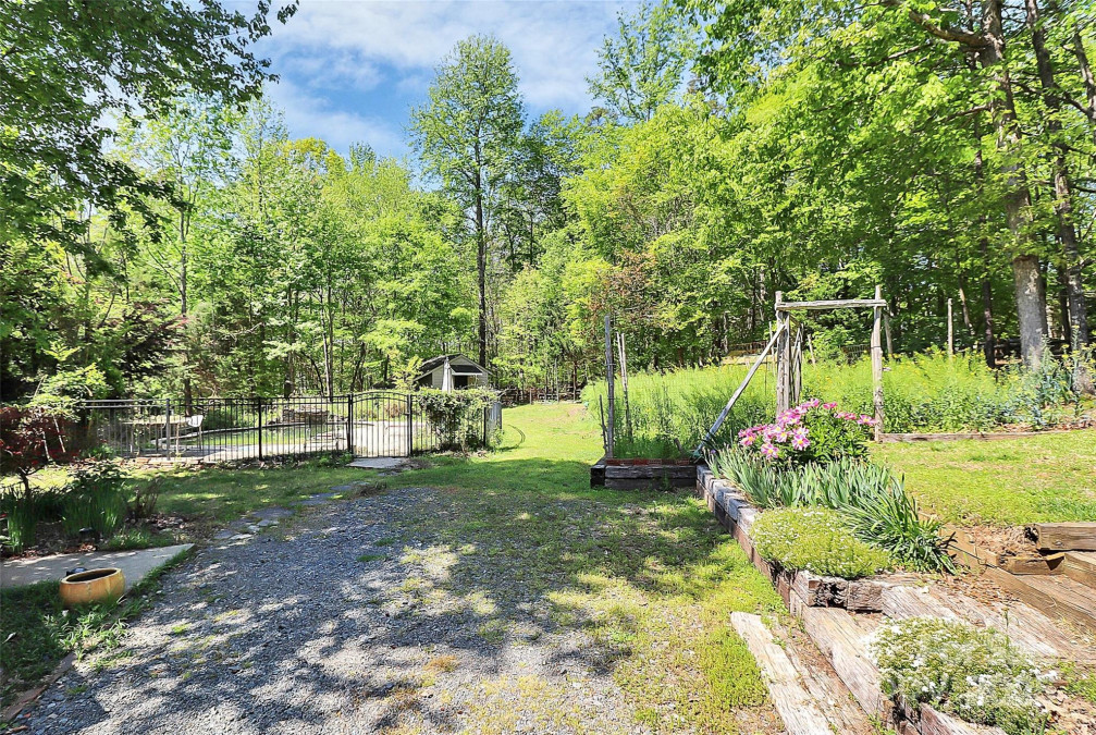 729 Lochaven Rd Waxhaw, NC 28173