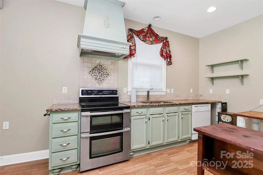 729 Lochaven Rd Waxhaw, NC 28173