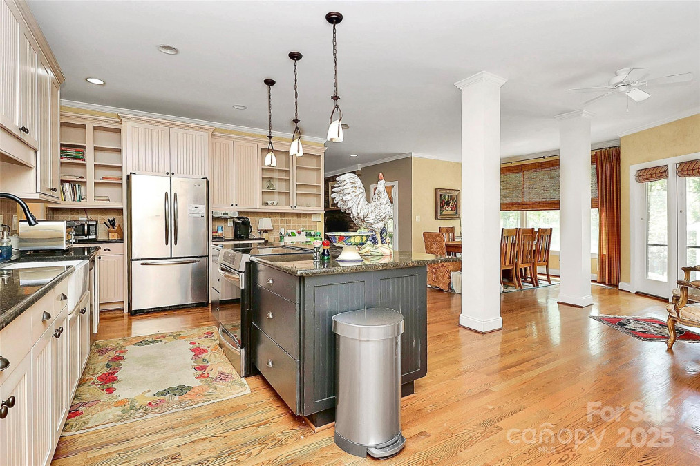 729 Lochaven Rd Waxhaw, NC 28173