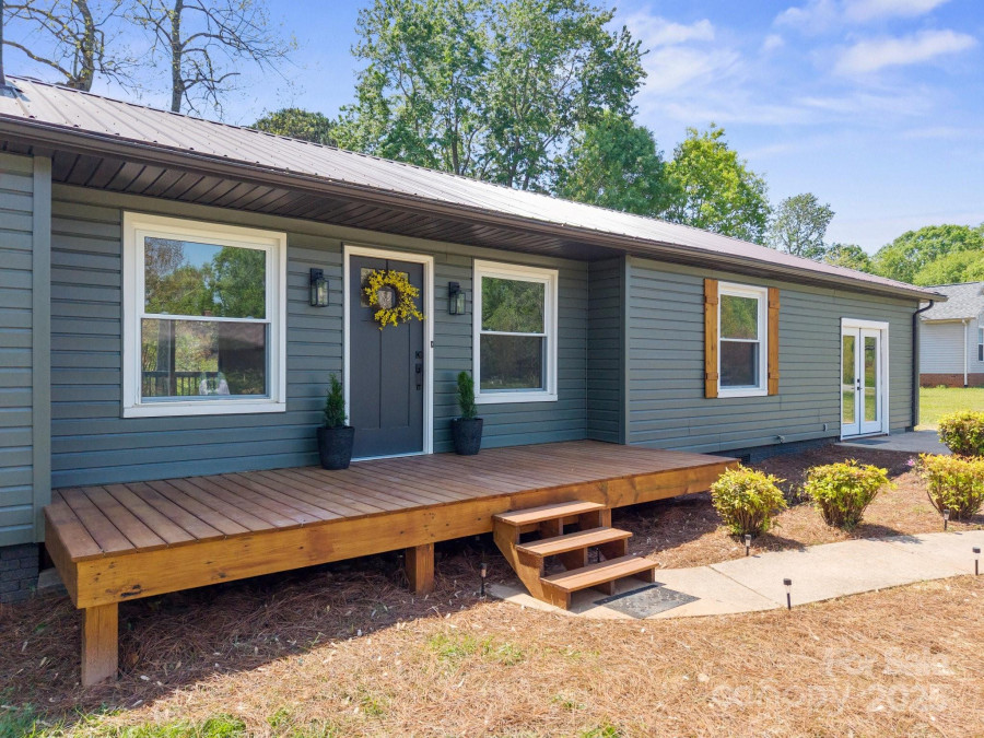 4115 Conley St Newton, NC 28658