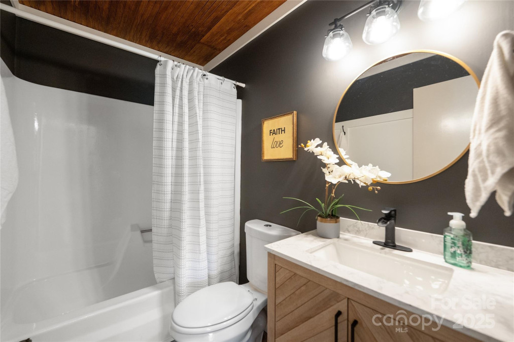 4115 Conley St Newton, NC 28658