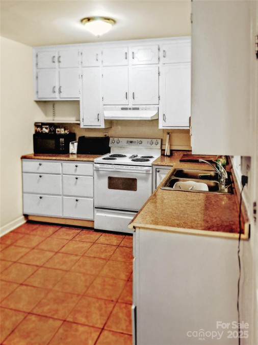 7714 Albemarle Rd Charlotte, NC 28227
