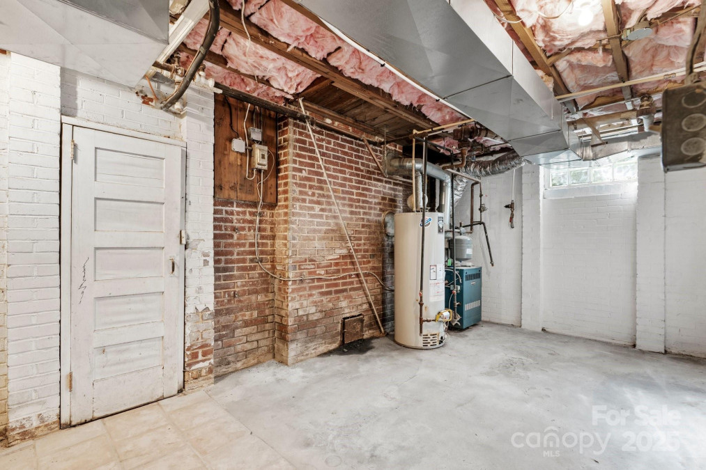 625 4th Street Dr Hickory, NC 28601