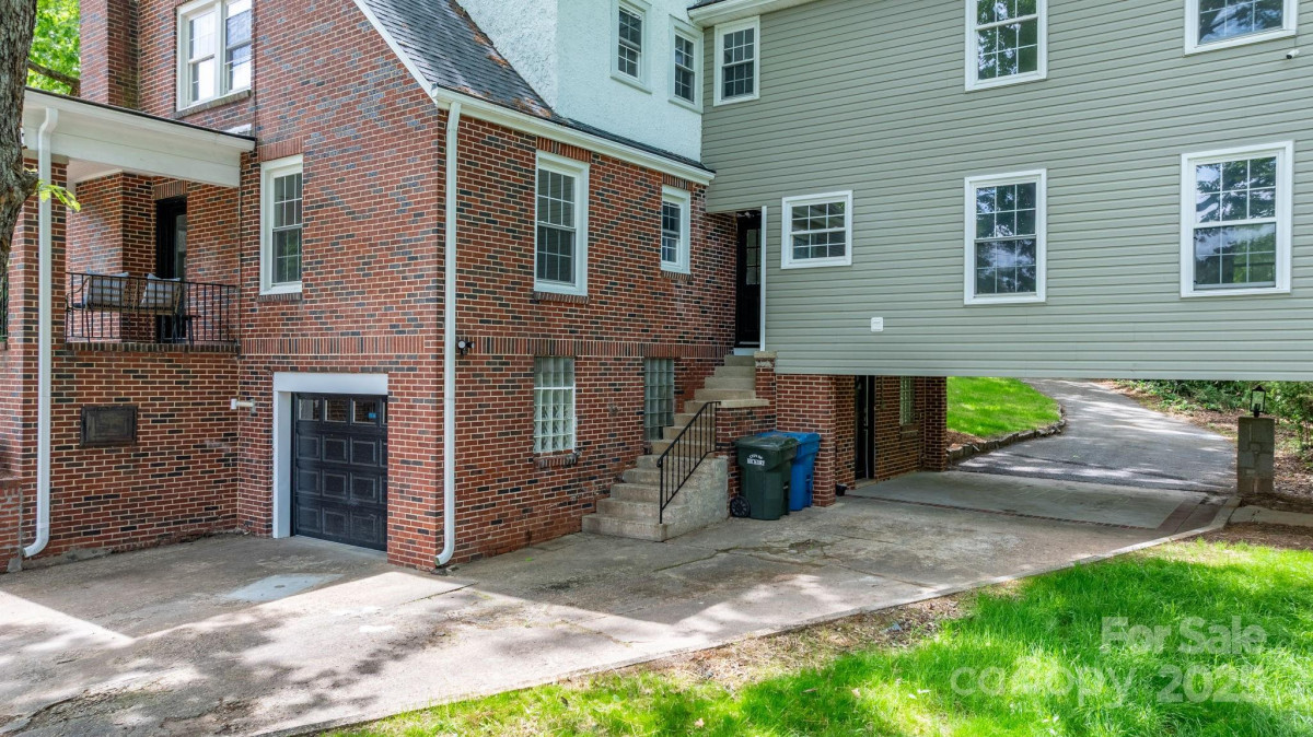 625 4th Street Dr Hickory, NC 28601