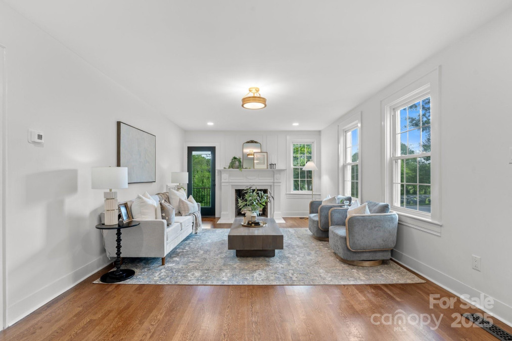 625 4th Street Dr Hickory, NC 28601