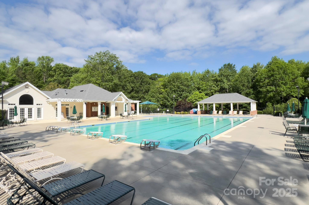 1202 Foxfield Rd Waxhaw, NC 28173