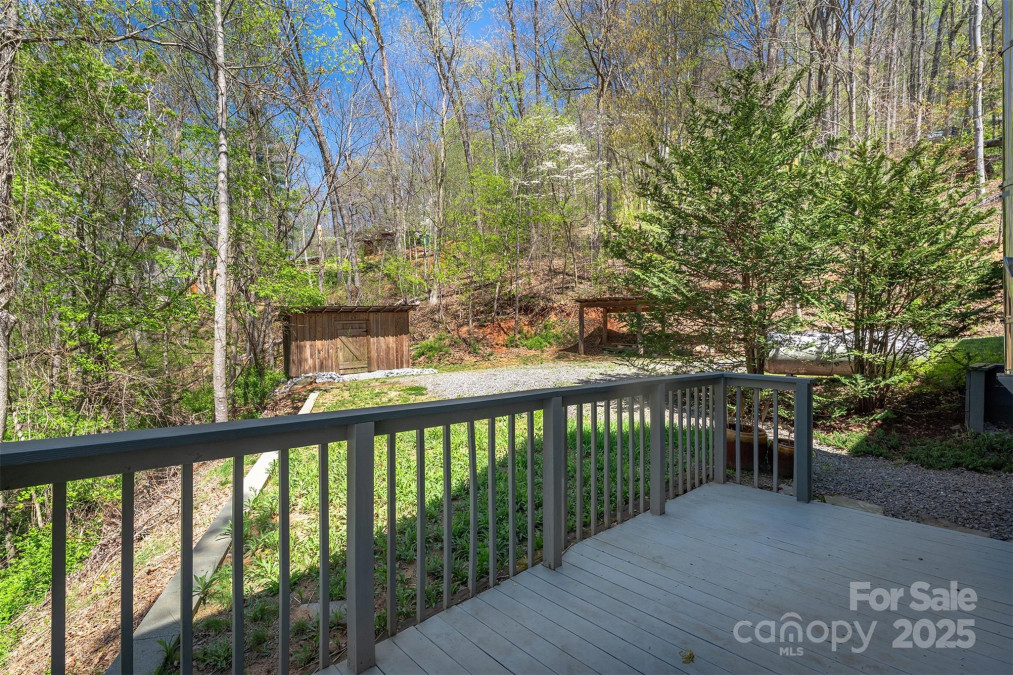 54 Jazaka Ridge Rg Swannanoa, NC 28778