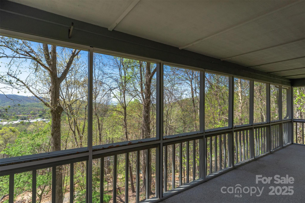 54 Jazaka Ridge Rg Swannanoa, NC 28778