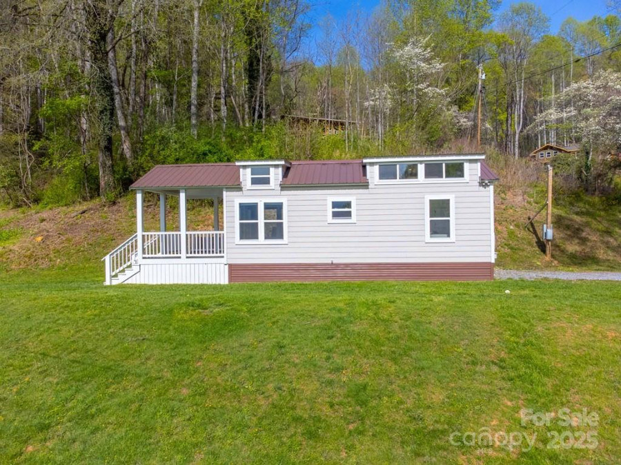 619621 Kitchens Branch Rd Sylva, NC 28779