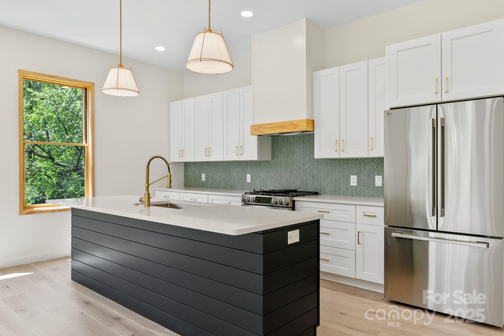 167 Hudson St Asheville, NC 28806