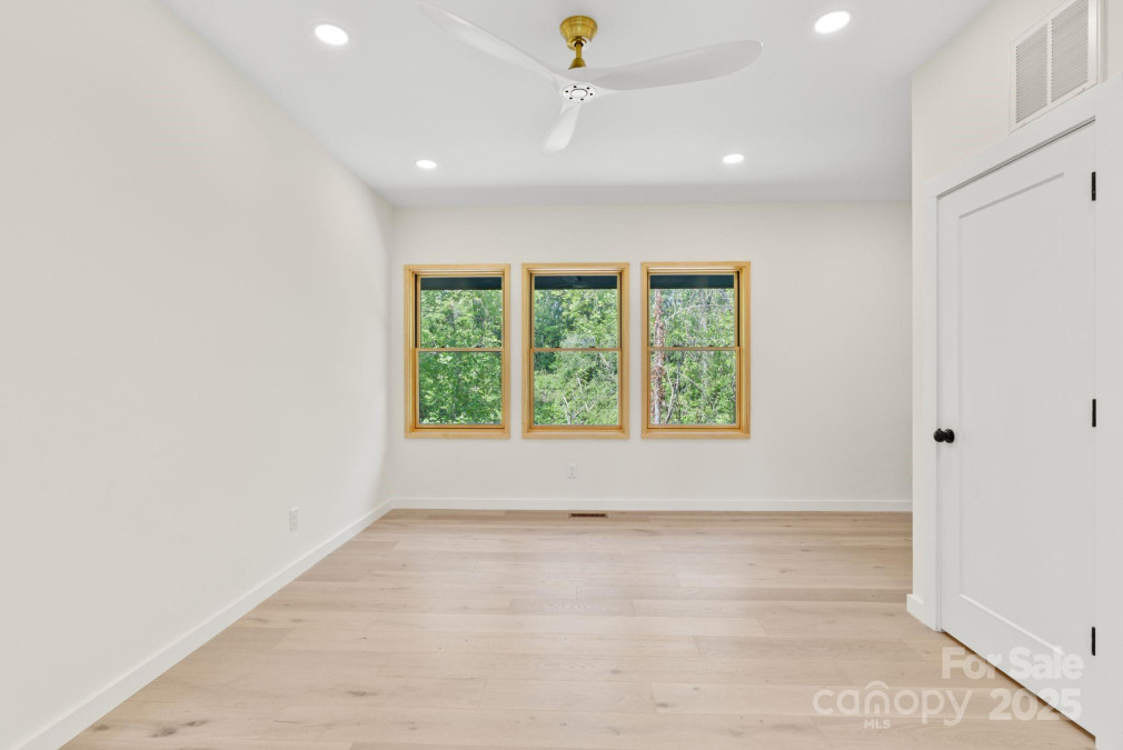 167 Hudson St Asheville, NC 28806