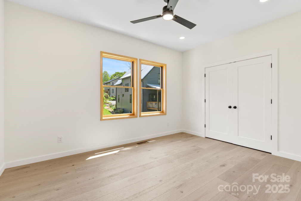 167 Hudson St Asheville, NC 28806