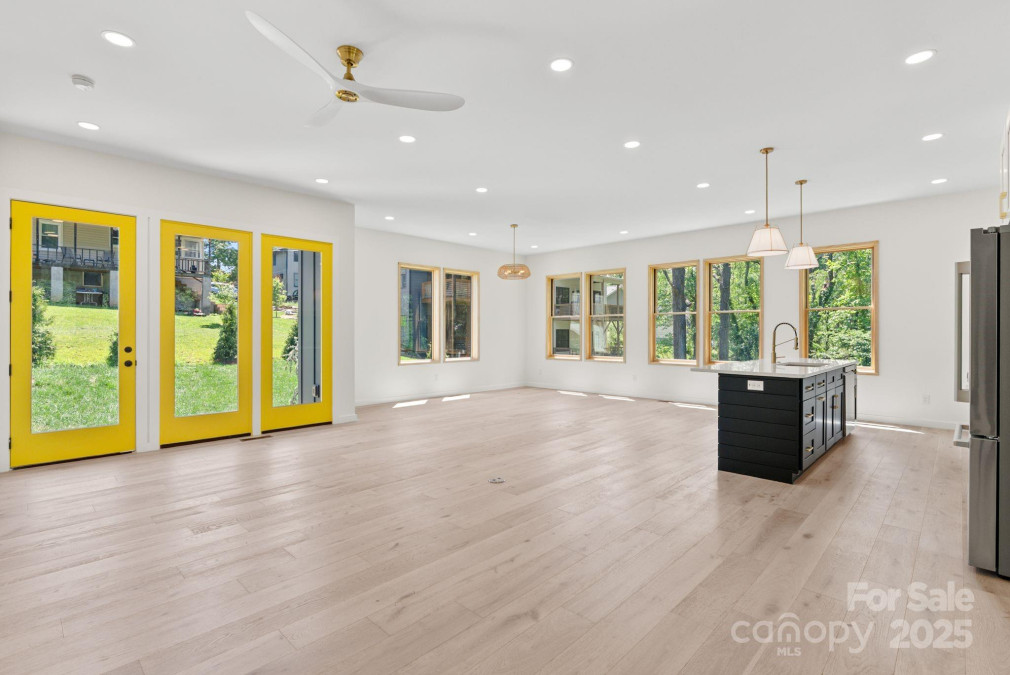 167 Hudson St Asheville, NC 28806