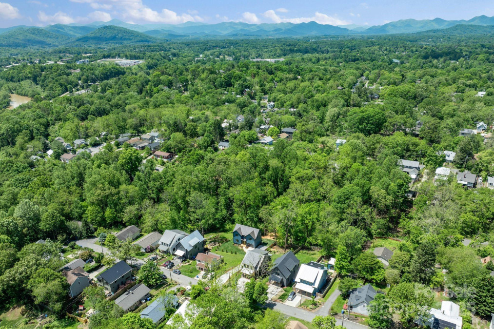 167 Hudson St Asheville, NC 28806
