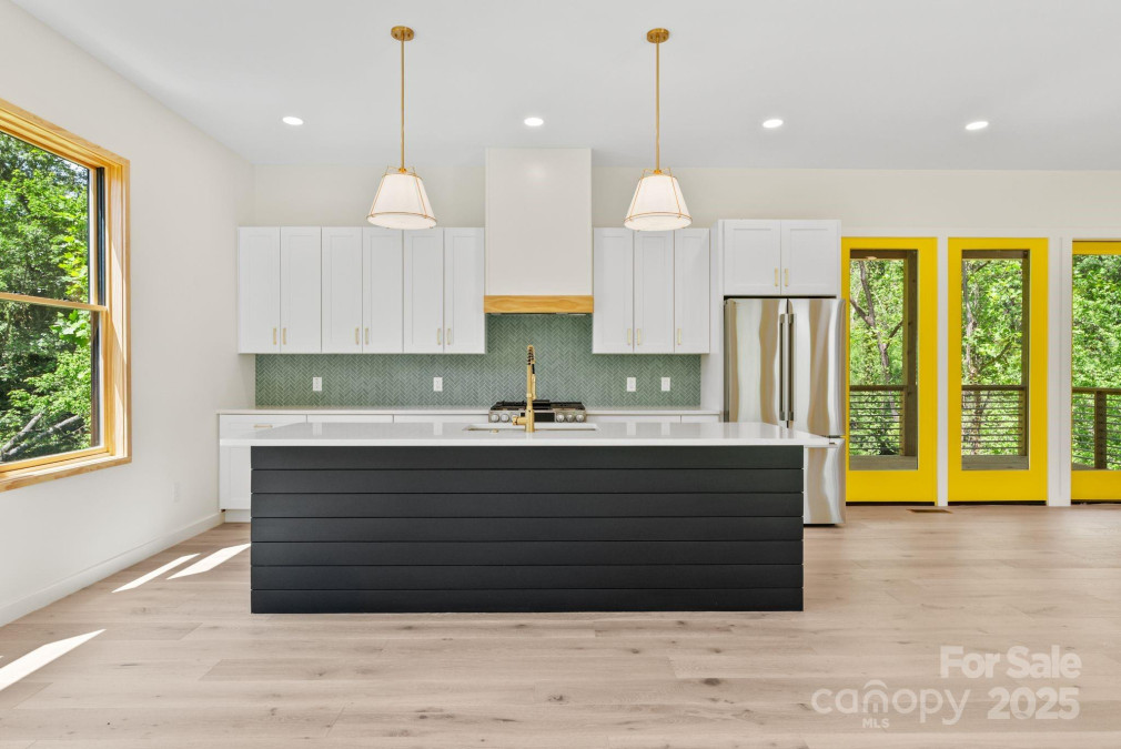 167 Hudson St Asheville, NC 28806