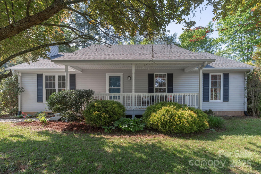 103 Snitzy Dr Weaverville, NC 28787