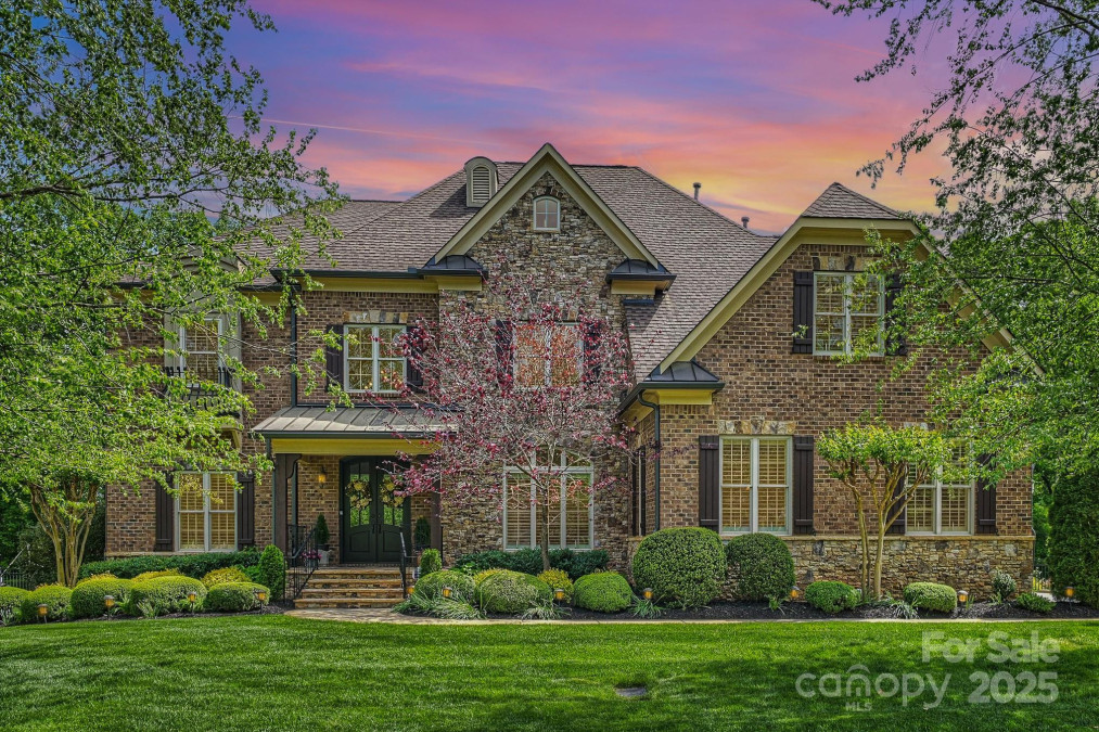 2001 Arundale Ln Matthews, NC 28104