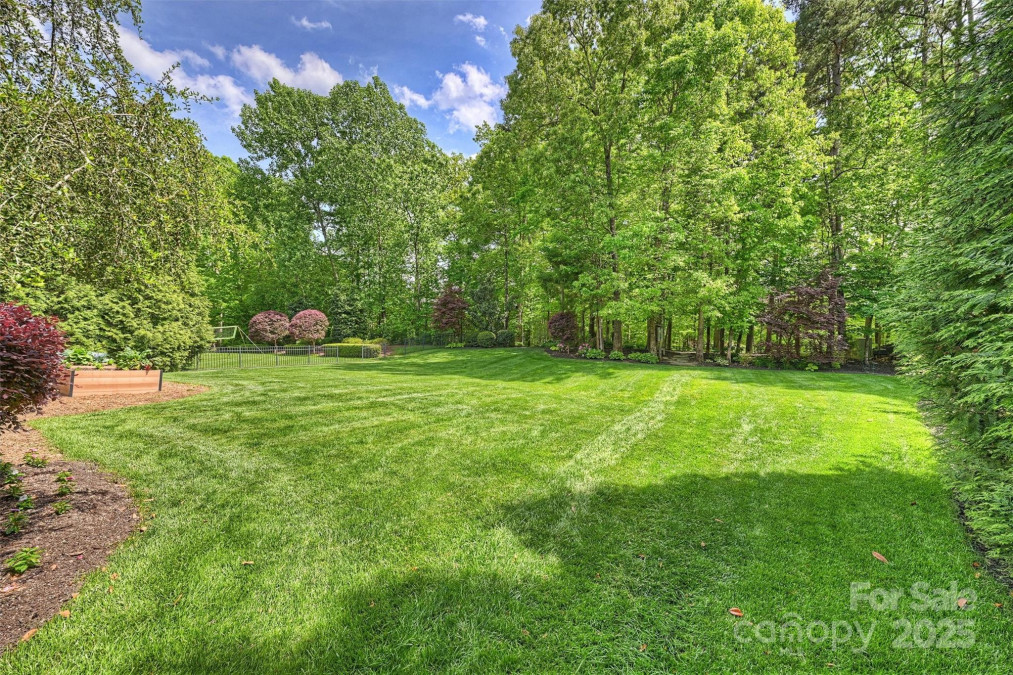 2001 Arundale Ln Matthews, NC 28104
