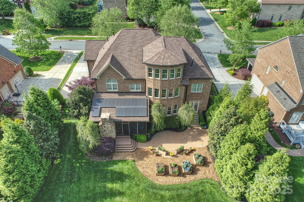 2001 Arundale Ln Matthews, NC 28104