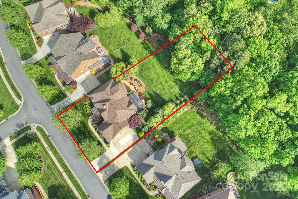 2001 Arundale Ln Matthews, NC 28104