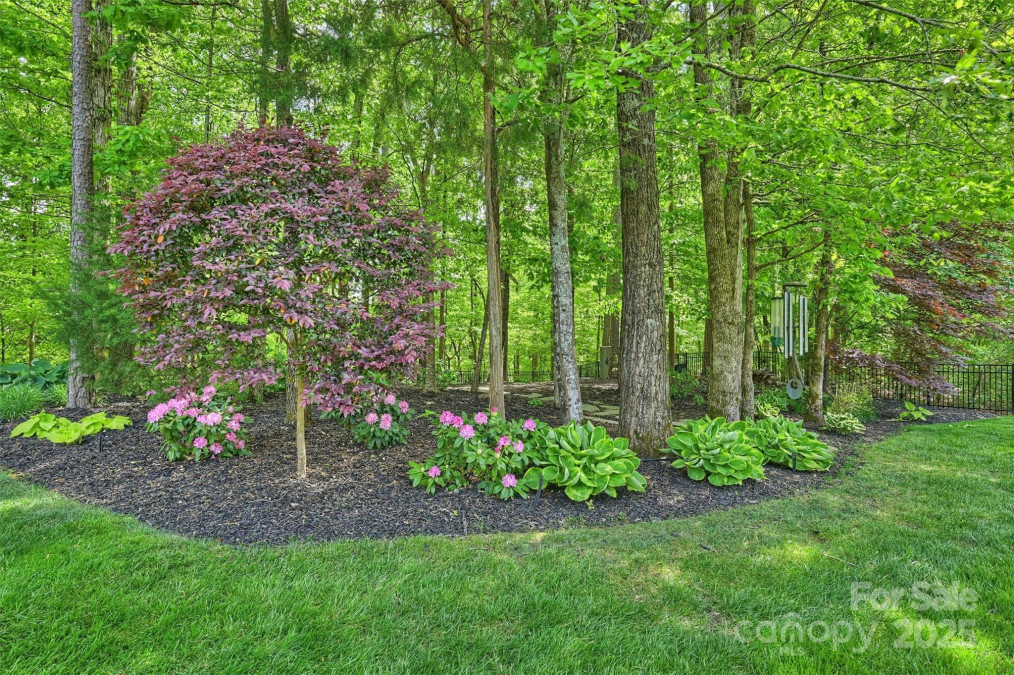 2001 Arundale Ln Matthews, NC 28104