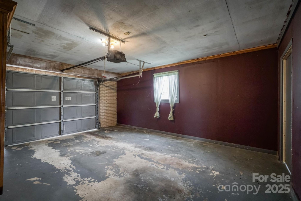 4636 Oak Hill School Rd Lenoir, NC 28645