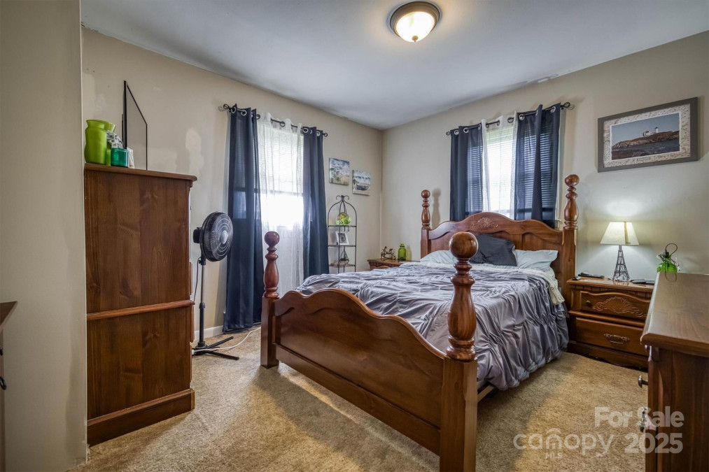 4636 Oak Hill School Rd Lenoir, NC 28645