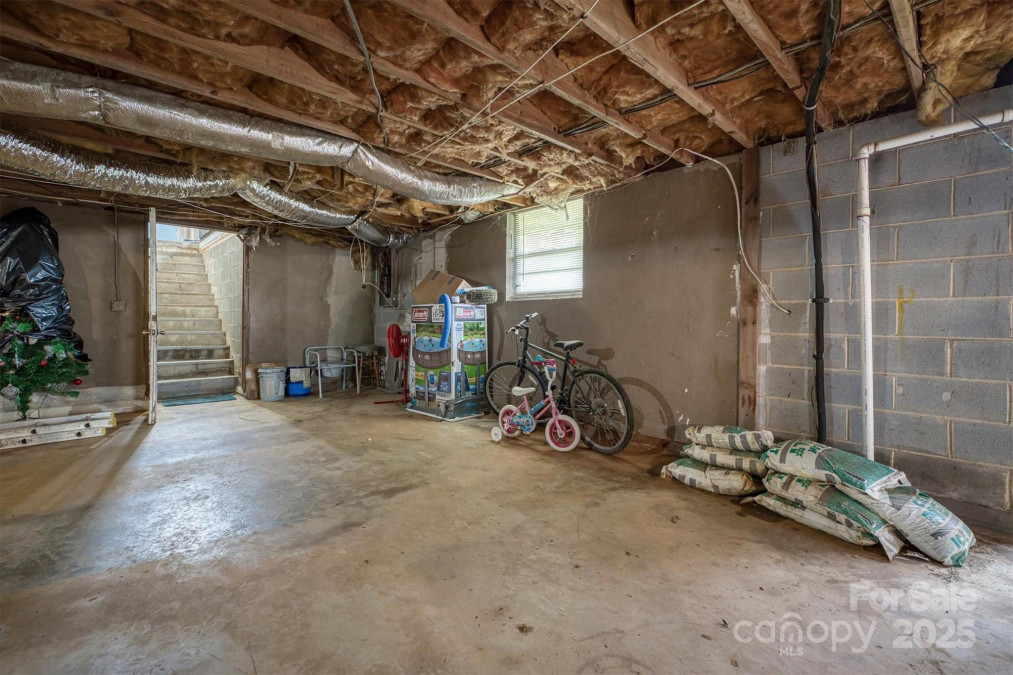 4636 Oak Hill School Rd Lenoir, NC 28645
