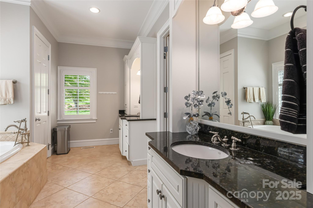 6 Golfside Ct Arden, NC 28704
