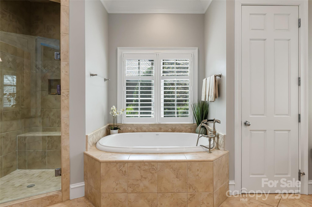 6 Golfside Ct Arden, NC 28704