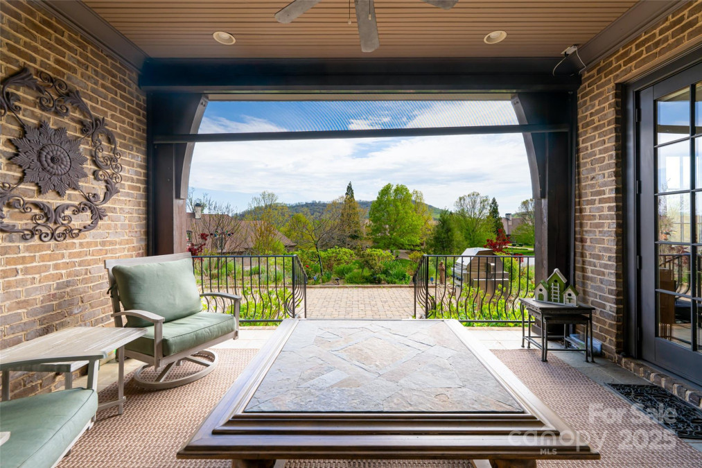 6 Golfside Ct Arden, NC 28704